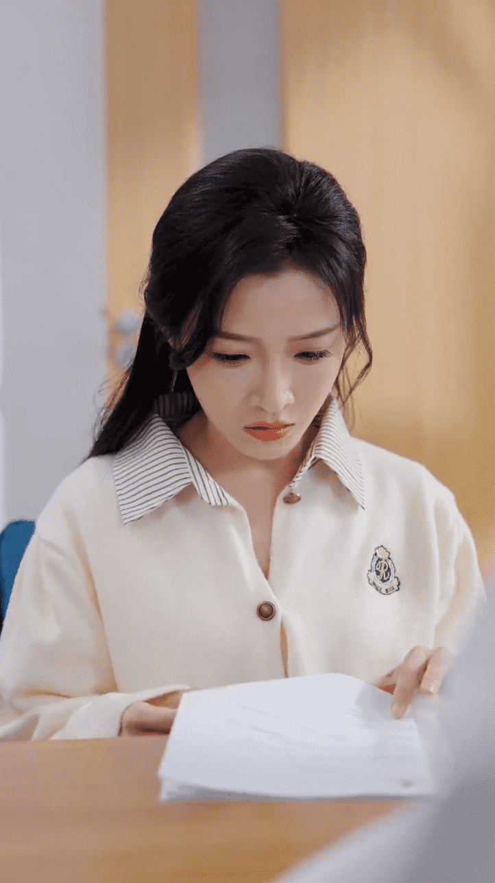 《离婚后,陆总舔狗上身帮我提鞋》完整版在线观看