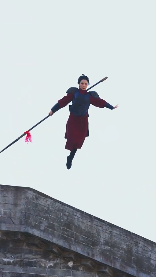 《女帝要选妃我誓不做男宠》完整版在线观看