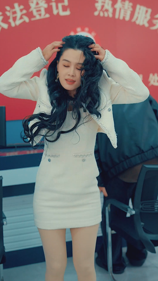 《甜蜜攻略：陆总前妻太傲娇》完整版在线观看