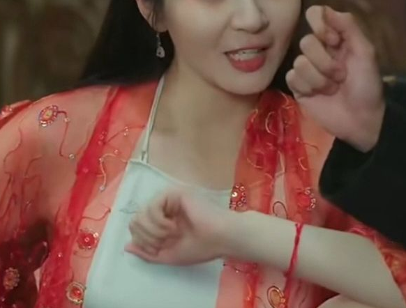 《女王爷的极品快递员》完整版在线观看