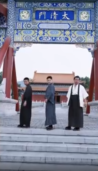 《傲世神主》完整版在线观看