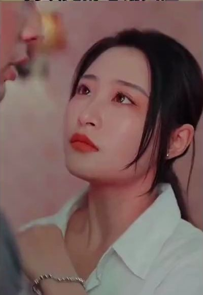 《狂野小村医》完整版在线观看