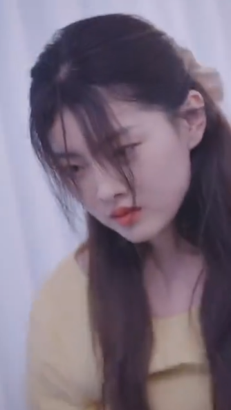 《她似烟火绚烂》完整版在线观看