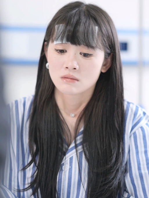 《成了总裁暗恋的那个她》完整版在线观看