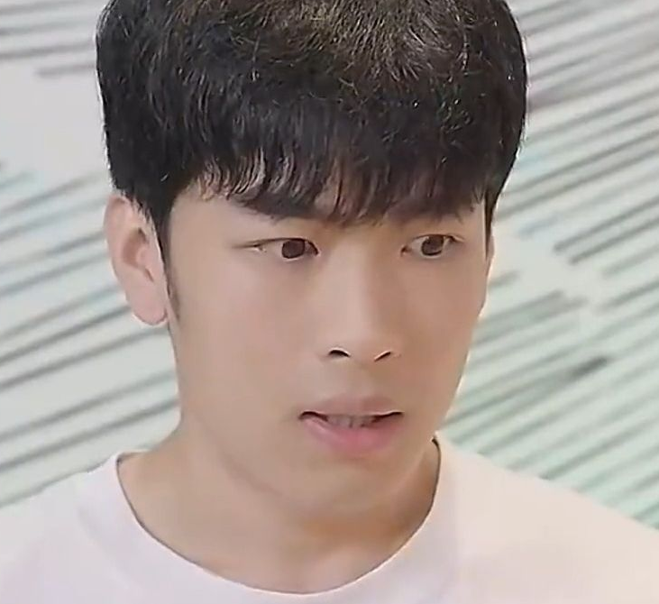 《女总裁的保镖男友》完整版在线观看