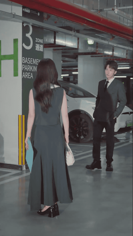 《我把失忆霸总捡回家》完整版在线观看