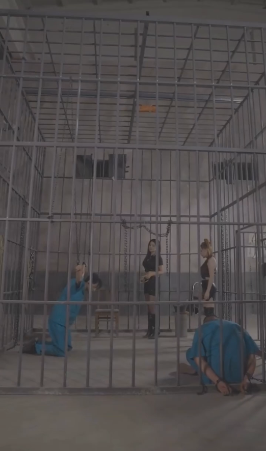 《开局被骗后我把恶人都噶了》完整版在线观看