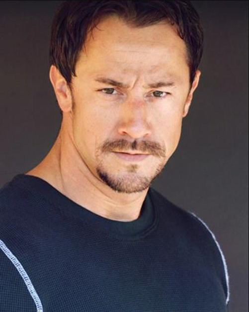 《黑色眼镜蛇》完整版在线观看